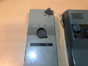 BRG FM05-165 kézirádió, korai széria példányai, 1970 és 1973 összehasonlítás, közeli felvétel