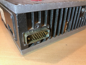 BRG FM10-164 mobil URH adó-vevő, teljesen tranzisztorizált, félvezetős, beépített kezelős, speciáis kivitel