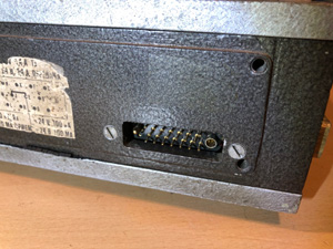 BRG FM10-164 mobil URH adó-vevő, teljesen tranzisztorizált, félvezetős, beépített kezelős, speciáis kivitel