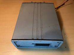 BRG FM302 és BRG FM304 URH mobil adó-vevő, teljesen félvezetős, modern technológia, korszerű fejlesztés, külső elölnézet