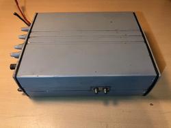 BRG FM302 és BRG FM304 URH mobil adó-vevő, teljesen félvezetős, modern technológia, korszerű fejlesztés, külső oldalnézet