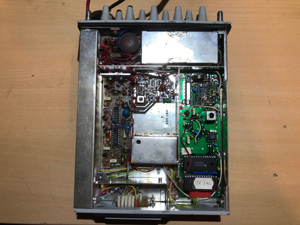 BRG TR301-160, szintézeres, EPROM-vezérelt, mobil URH rádió adó-vevő, BRG Rádiótechnikai Rt. Salgótarján